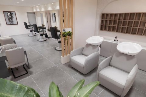 Commercial property in Miami Beach, Florida № 1934182 - photo 4