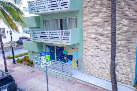 Commercial property in Miami Beach, Florida № 1934182 - photo 11
