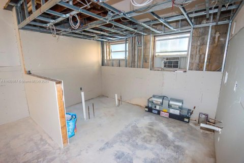 Commercial property in Miami Beach, Florida № 1934182 - photo 28