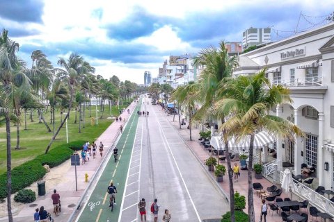 Commercial property in Miami Beach, Florida № 1934182 - photo 19