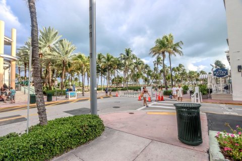 Commercial property in Miami Beach, Florida № 1934182 - photo 18