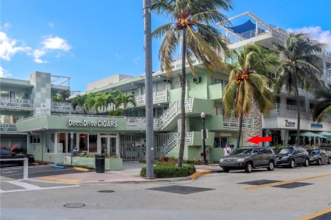 Commercial property in Miami Beach, Florida № 1934182 - photo 17