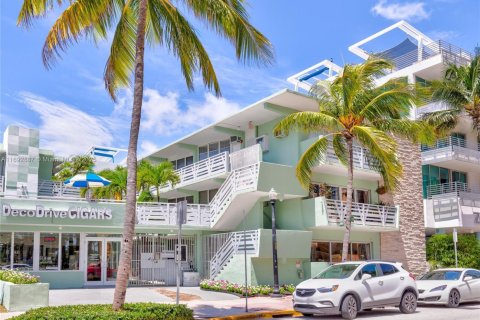 Commercial property in Miami Beach, Florida № 1934182 - photo 2