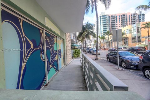 Commercial property in Miami Beach, Florida № 1934182 - photo 12