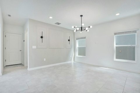 Villa ou maison à vendre à Clermont, Floride: 3 chambres, 166.02 m2 № 2149784 - photo 4