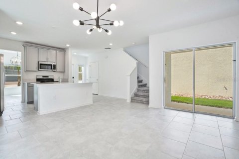 Villa ou maison à vendre à Clermont, Floride: 3 chambres, 166.02 m2 № 2149784 - photo 3