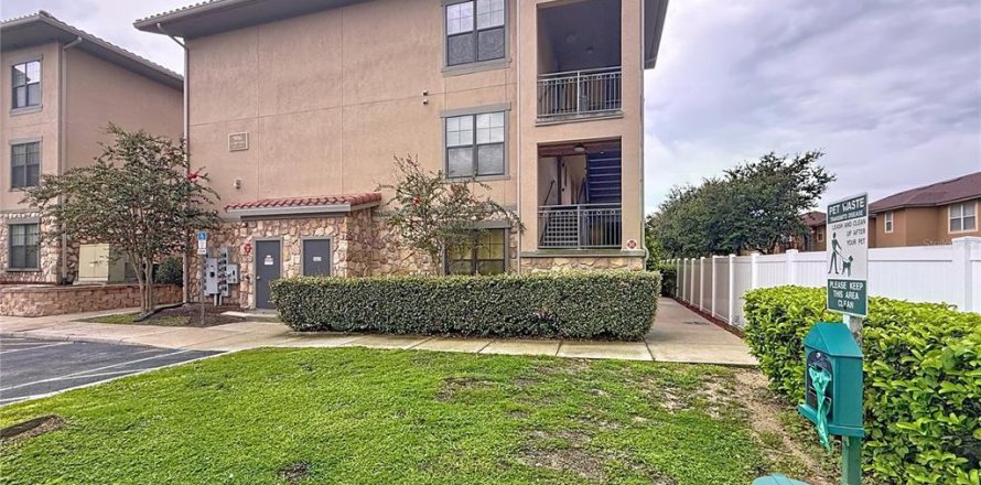 Condominio en Davenport, Florida, 2 dormitorios № 1919752
