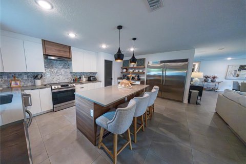 Villa ou maison à vendre à Orlando, Floride: 4 chambres, 313.82 m2 № 2396451 - photo 4