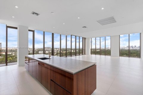 Condominio en venta en Miami, Florida, 4 dormitorios, 330.27 m2 № 1874276 - foto 14