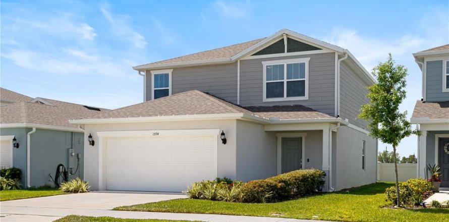 House in Davenport, Florida 4 bedrooms, 204.66 sq.m. № 1592618