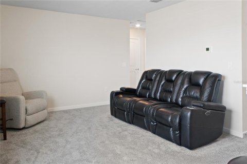 House in Davenport, Florida 4 bedrooms, 204.66 sq.m. № 1592618 - photo 23