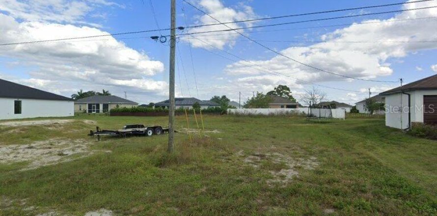 Terrain à Cape Coral, Floride № 2103435
