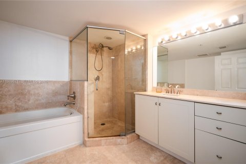 Condo in Miami, Florida, 2 bedrooms  № 2051989 - photo 22