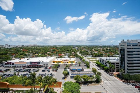 Condo in Miami, Florida, 2 bedrooms  № 2051989 - photo 25