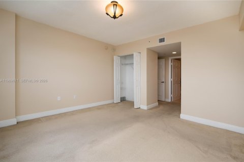 Condo in Miami, Florida, 2 bedrooms  № 2051989 - photo 24