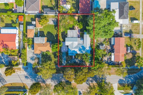 Купить виллу или дом в Майами, Флорида 5 спален, 209.12м2, № 2033391 - фото 18