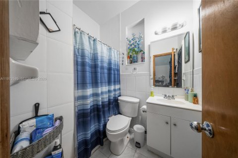 Купить виллу или дом в Майами, Флорида 5 спален, 209.12м2, № 2033391 - фото 9