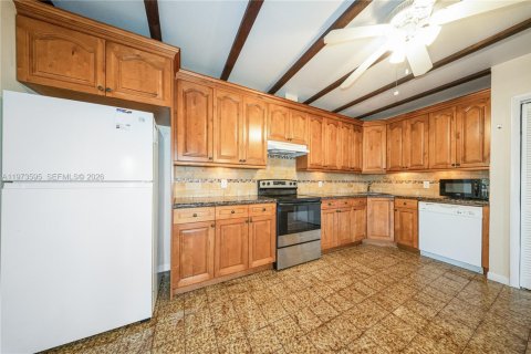 Купить виллу или дом в Майами, Флорида 5 спален, 209.12м2, № 2033391 - фото 2