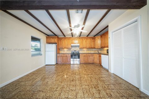 Купить виллу или дом в Майами, Флорида 5 спален, 209.12м2, № 2033391 - фото 16