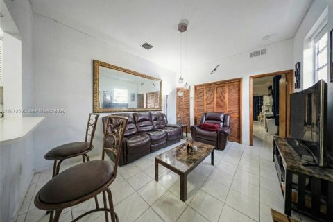 Купить виллу или дом в Майами, Флорида 5 спален, 209.12м2, № 2033391 - фото 5