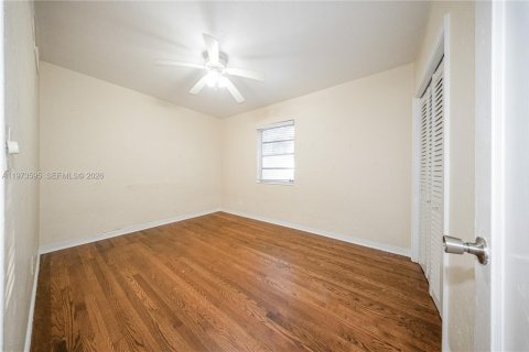 Купить виллу или дом в Майами, Флорида 5 спален, 209.12м2, № 2033391 - фото 13