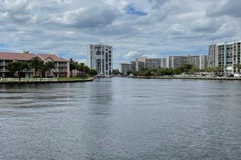 Copropriété à louer à Hollywood, Floride: 1 chambre, 111.67 m2 № 2010964 - photo 13