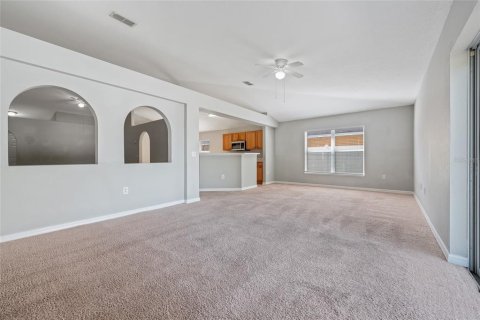 House in Haines City, Florida 3 bedrooms, 174.1 sq.m. № 1844779 - photo 7