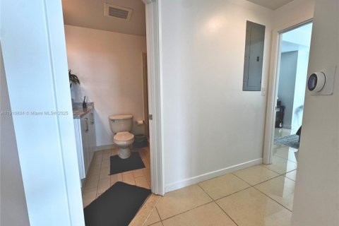 Condominio en venta en Miami, Florida, 2 dormitorios, 102.84 m2 № 1965981 - foto 22