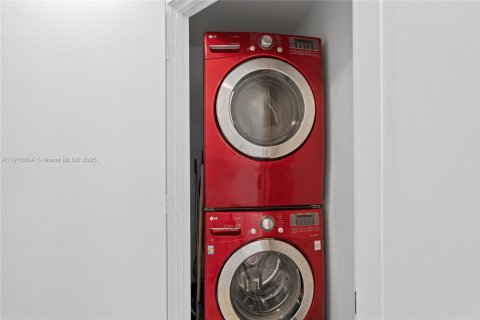 Купить кондоминиум в Майами, Флорида 2 спальни, 102.84м2, № 1965981 - фото 30