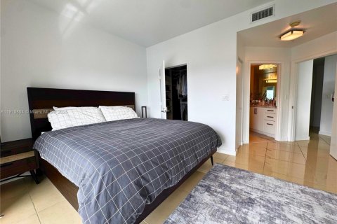Condominio en venta en Miami, Florida, 2 dormitorios, 102.84 m2 № 1965981 - foto 16