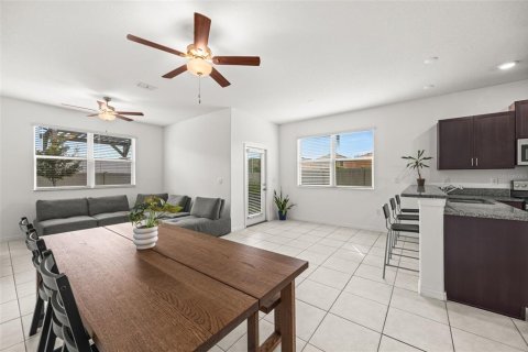 Townhouse in BELMONT in Sun City Center, Florida 3 bedrooms, 172.24 sq.m. № 2379461 - photo 13