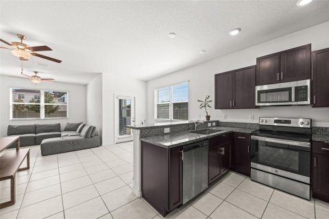 Townhouse in BELMONT in Sun City Center, Florida 3 bedrooms, 172.24 sq.m. № 2379461 - photo 5
