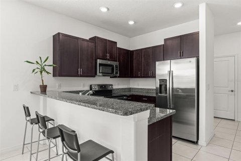 Townhouse in BELMONT in Sun City Center, Florida 3 bedrooms, 172.24 sq.m. № 2379461 - photo 4