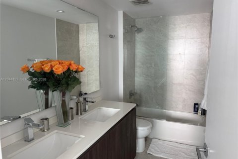 Снять в аренду кондоминиум в Майами, Флорида 2 спальни, 109.44м2, № 2145855 - фото 17
