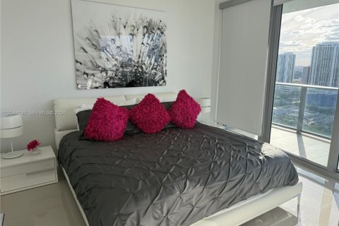 Снять в аренду кондоминиум в Майами, Флорида 2 спальни, 109.44м2, № 2145855 - фото 3
