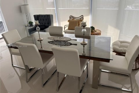 Снять в аренду кондоминиум в Майами, Флорида 2 спальни, 109.44м2, № 2145855 - фото 5