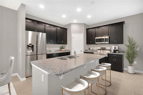 House in Haines City, Florida 4 bedrooms, 185.9 sq.m. № 1854324 - photo 3