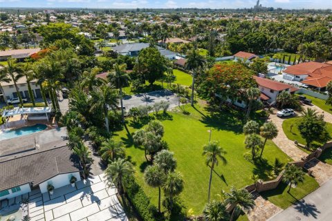 House in Miami, Florida 2 bedrooms, 104.24 sq.m. № 1798903 - photo 20