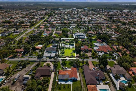 House in Miami, Florida 2 bedrooms, 104.24 sq.m. № 1798903 - photo 26