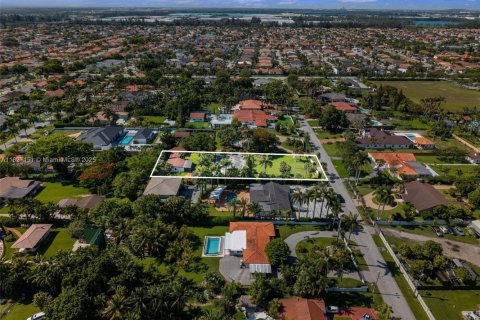 House in Miami, Florida 2 bedrooms, 104.24 sq.m. № 1798903 - photo 29