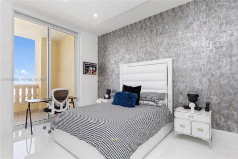 Купить кондоминиум в Санни-Айлс-Бич, Флорида 6 спален, 526.94м2, № 2038830 - фото 27