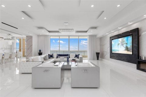 Купить кондоминиум в Санни-Айлс-Бич, Флорида 6 спален, 526.94м2, № 2038830 - фото 4