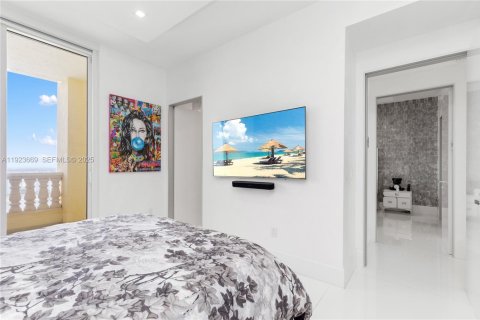 Купить кондоминиум в Санни-Айлс-Бич, Флорида 6 спален, 526.94м2, № 2038830 - фото 24