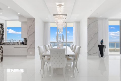 Купить кондоминиум в Санни-Айлс-Бич, Флорида 6 спален, 526.94м2, № 2038830 - фото 11