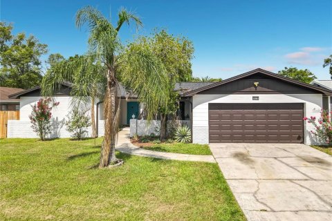 House in Orlando, Florida 3 bedrooms, 157.38 sq.m. № 2366660