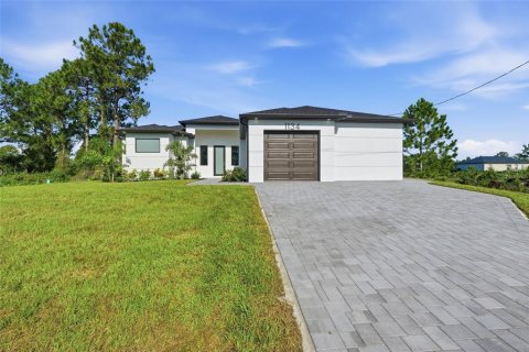 Casa en Lehigh Acres, Florida 3 dormitorios, 191.94 m2 № 2373355