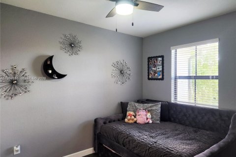 Снять в аренду таунхаус в Майами, Флорида 4 спальни, 163.79м2, № 2050836 - фото 22