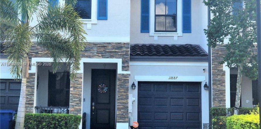 Таунхаус в Майами, Флорида 4 спальни, 163.79м2 № 2050836