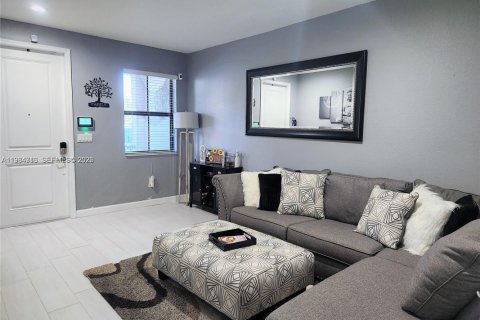 Снять в аренду таунхаус в Майами, Флорида 4 спальни, 163.79м2, № 2050836 - фото 3