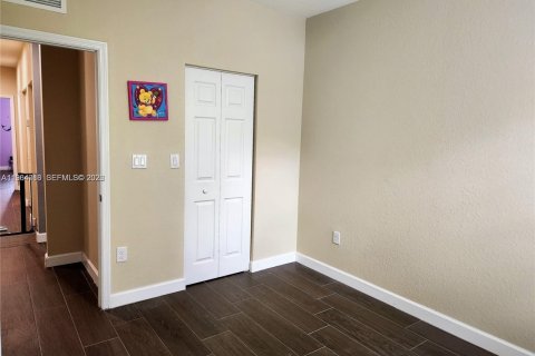 Снять в аренду таунхаус в Майами, Флорида 4 спальни, 163.79м2, № 2050836 - фото 20